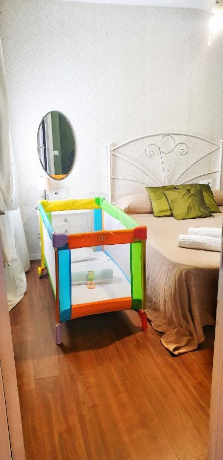 Sevilla ,Piso Completo En Buena Zona,Wifi Y Aparcamiento Dış mekan fotoğraf